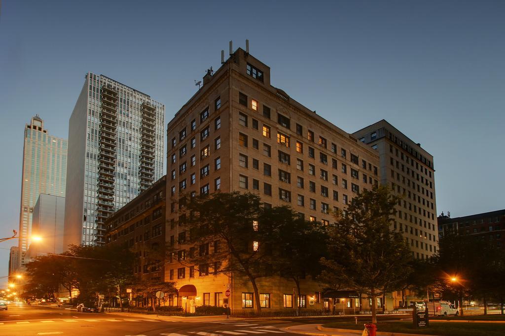 Dewitt Hotel And Suites Chicago Exterior photo